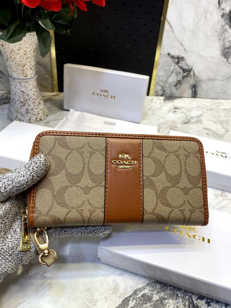 COACH_LONG_WALLET_V541