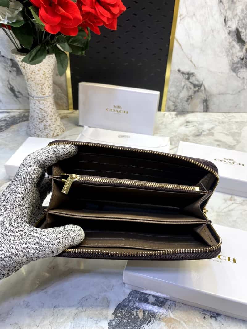 COACH_LONG_WALLET_V537