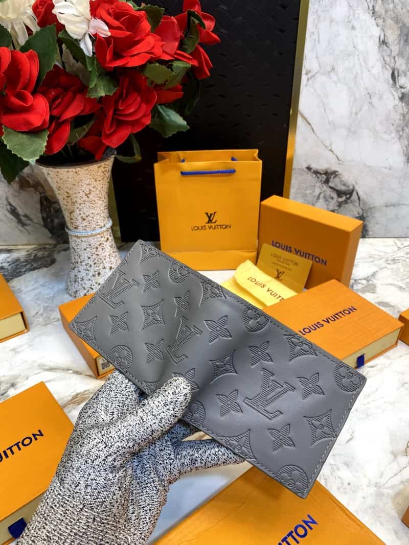 LOUIS_VUITTON_WALLET_V516