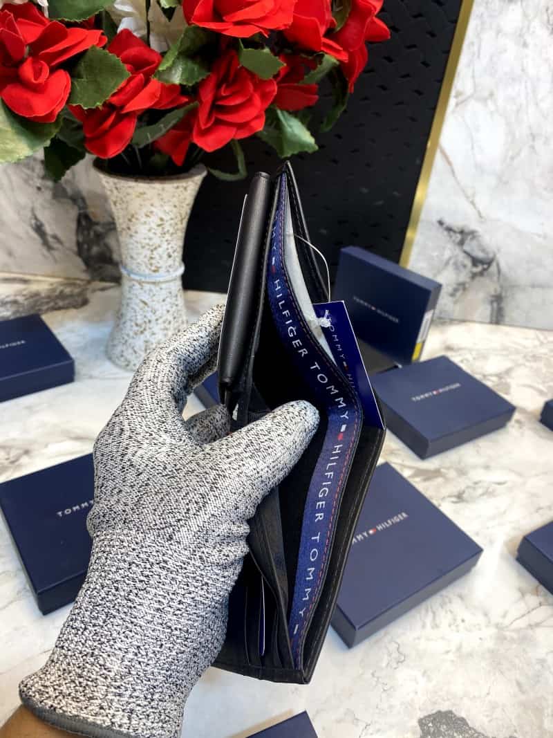 Tommy_Hilfiger_wallet_V495