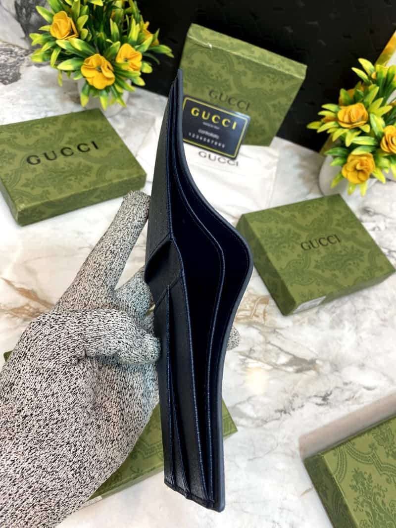 GUCCCI WALLET V425