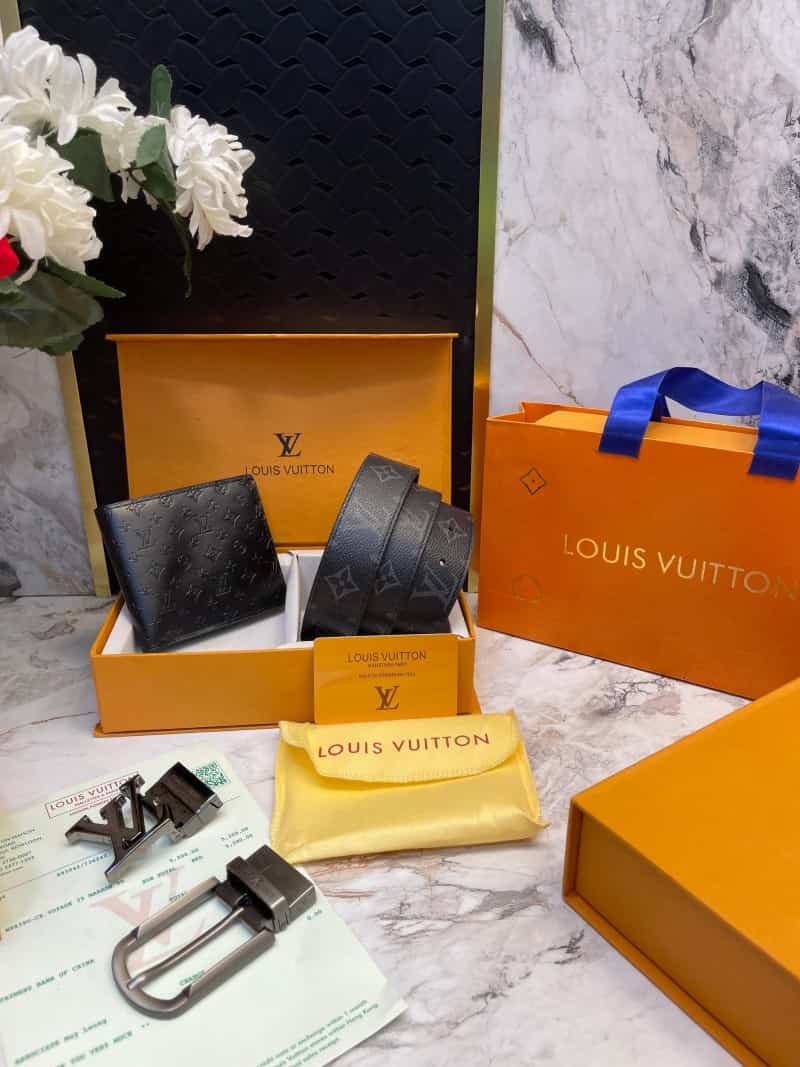 LOUI_S VUITTONN 2 Buckle Belt & wallet Combo C380