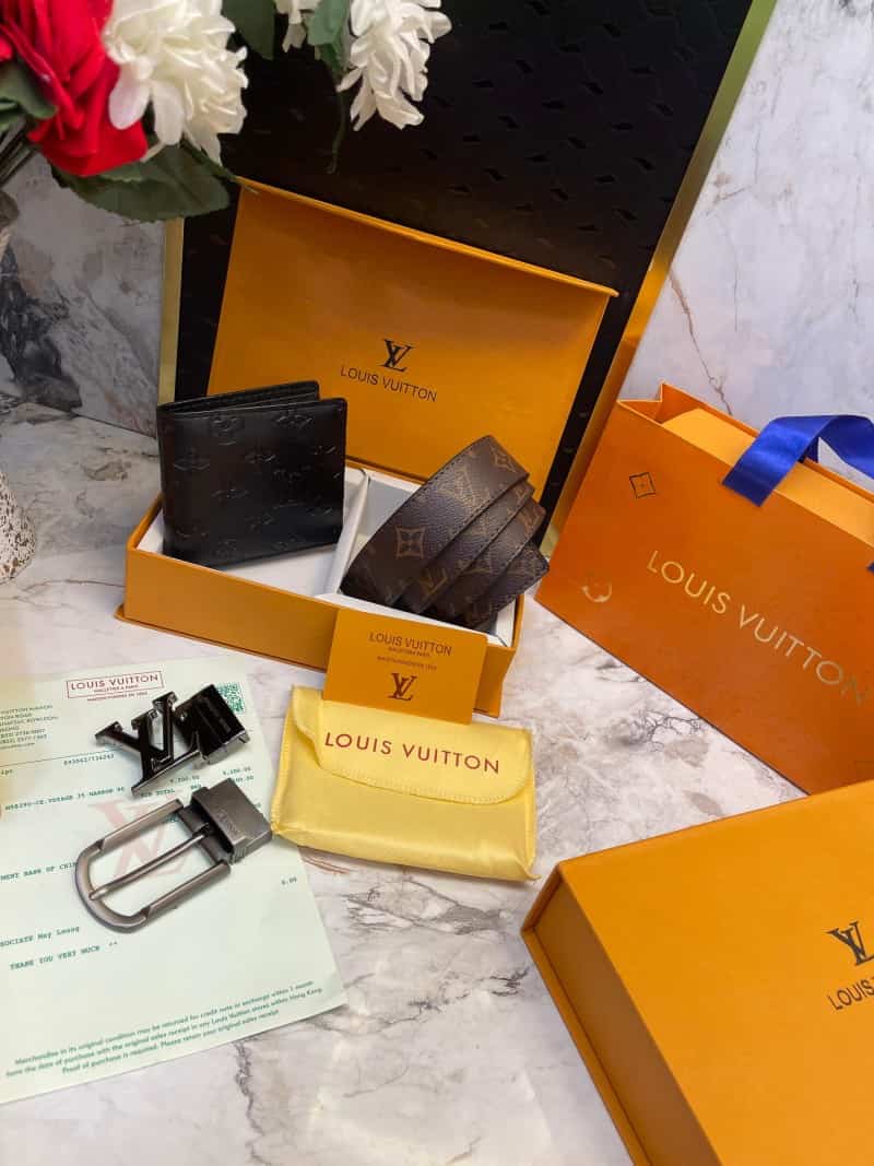 LOUI_S VUITTONN 2 Buckle Belt & wallet Combo C381
