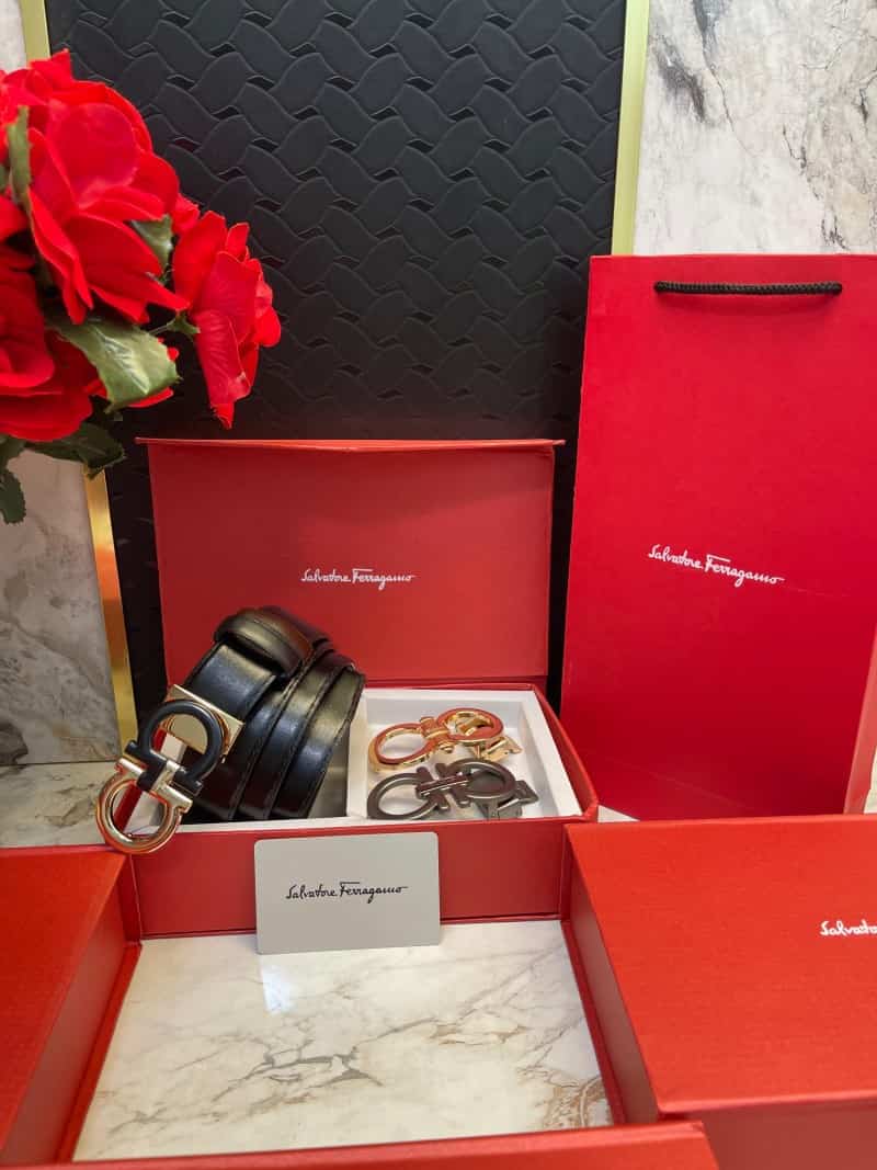 Salvatore_Ferragamo_3_Buckle_Combo_C_374