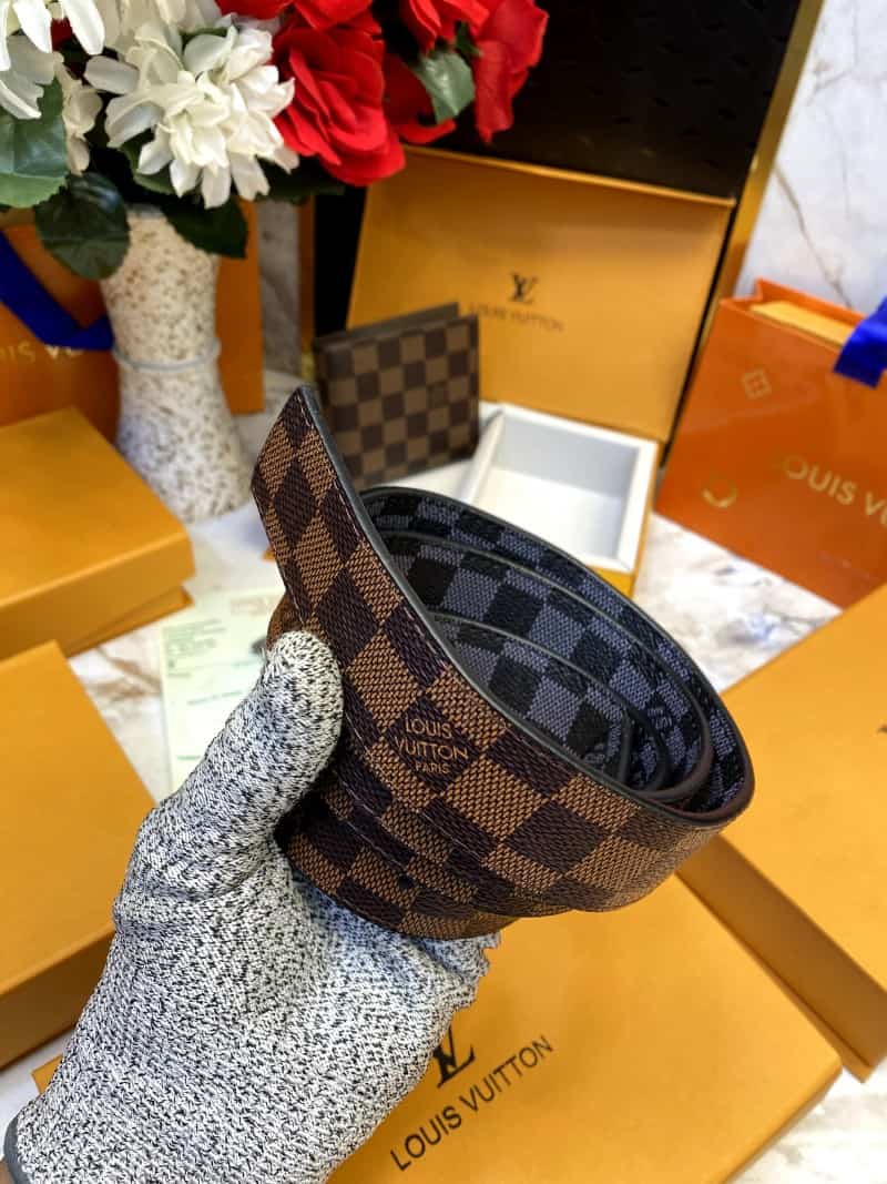 LOUI_S VUITTONN 2 Buckle Belt & wallet Combo C367