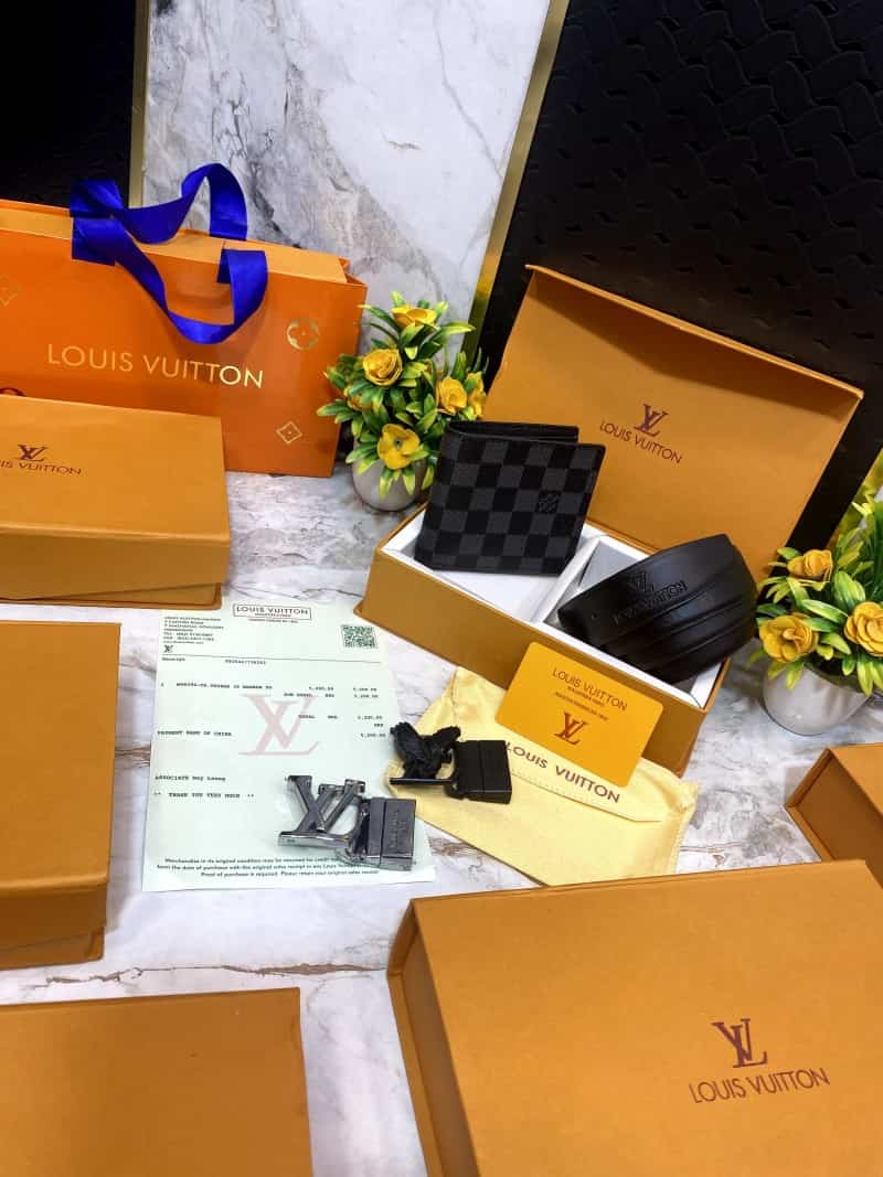 LOUI_S VUITTONN 2 Buckle Belt & wallet Combo C321