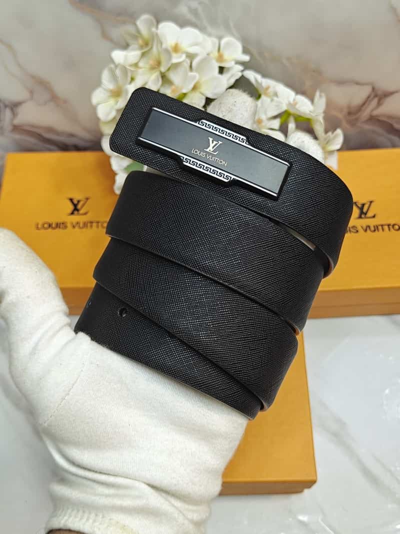 LV 1oUIS vui...TTON PREMIUM QUALITY IMP REVERSEABLE BELT WITH OG BOX LV-313
