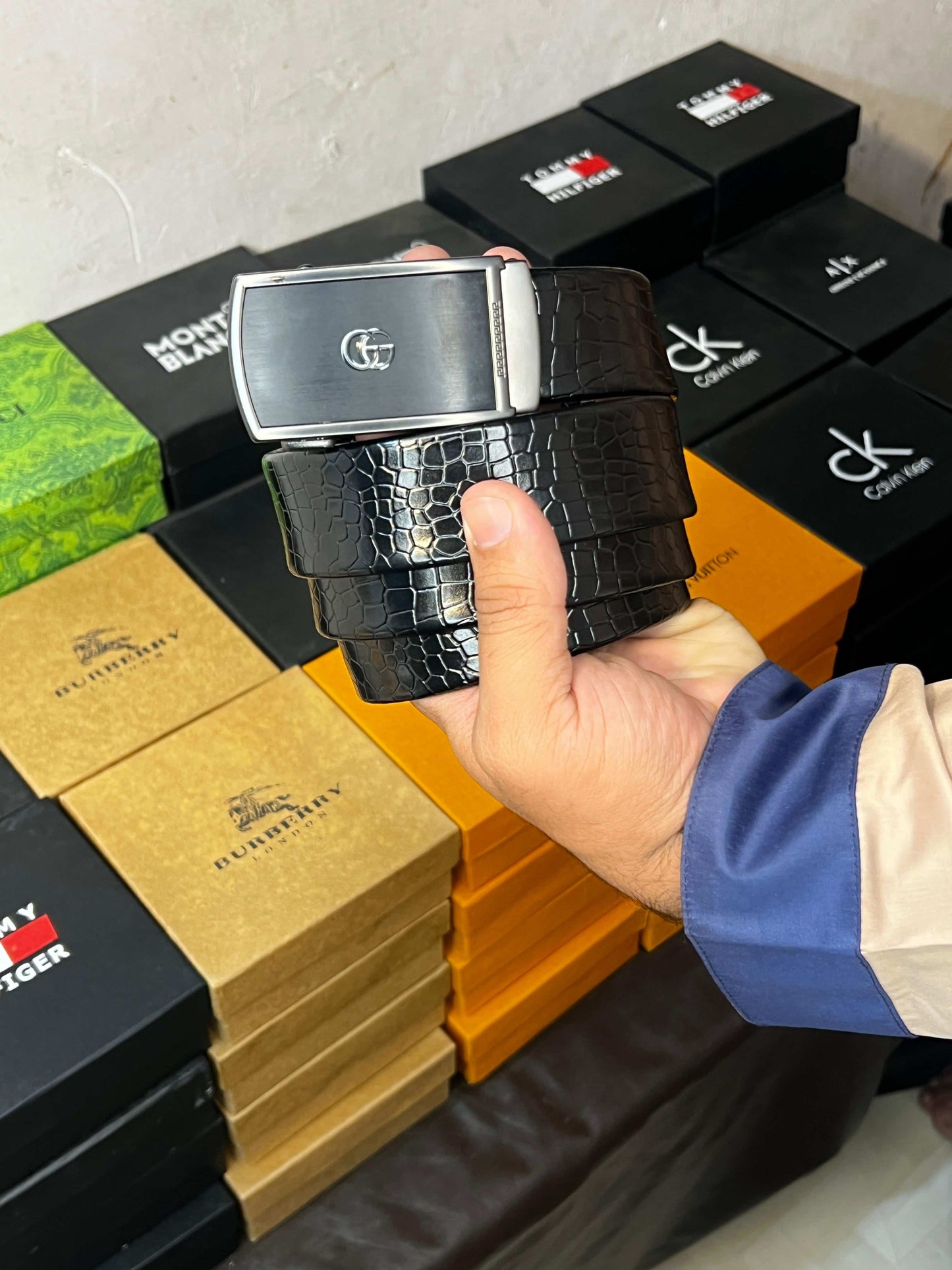 GU...CCi PREMIUM QUALITY IMPORTED AUTOLOCK CROCODILE BELT WITH OG BOX GG-201
