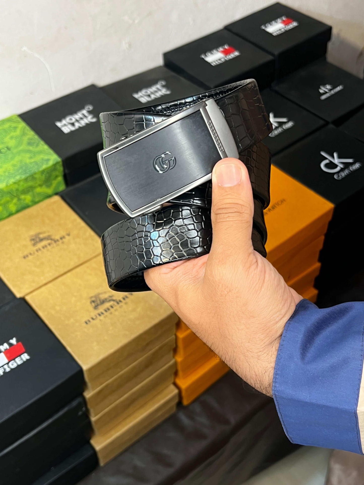 GU...CCi PREMIUM QUALITY IMPORTED AUTOLOCK CROCODILE BELT WITH OG BOX GG-201