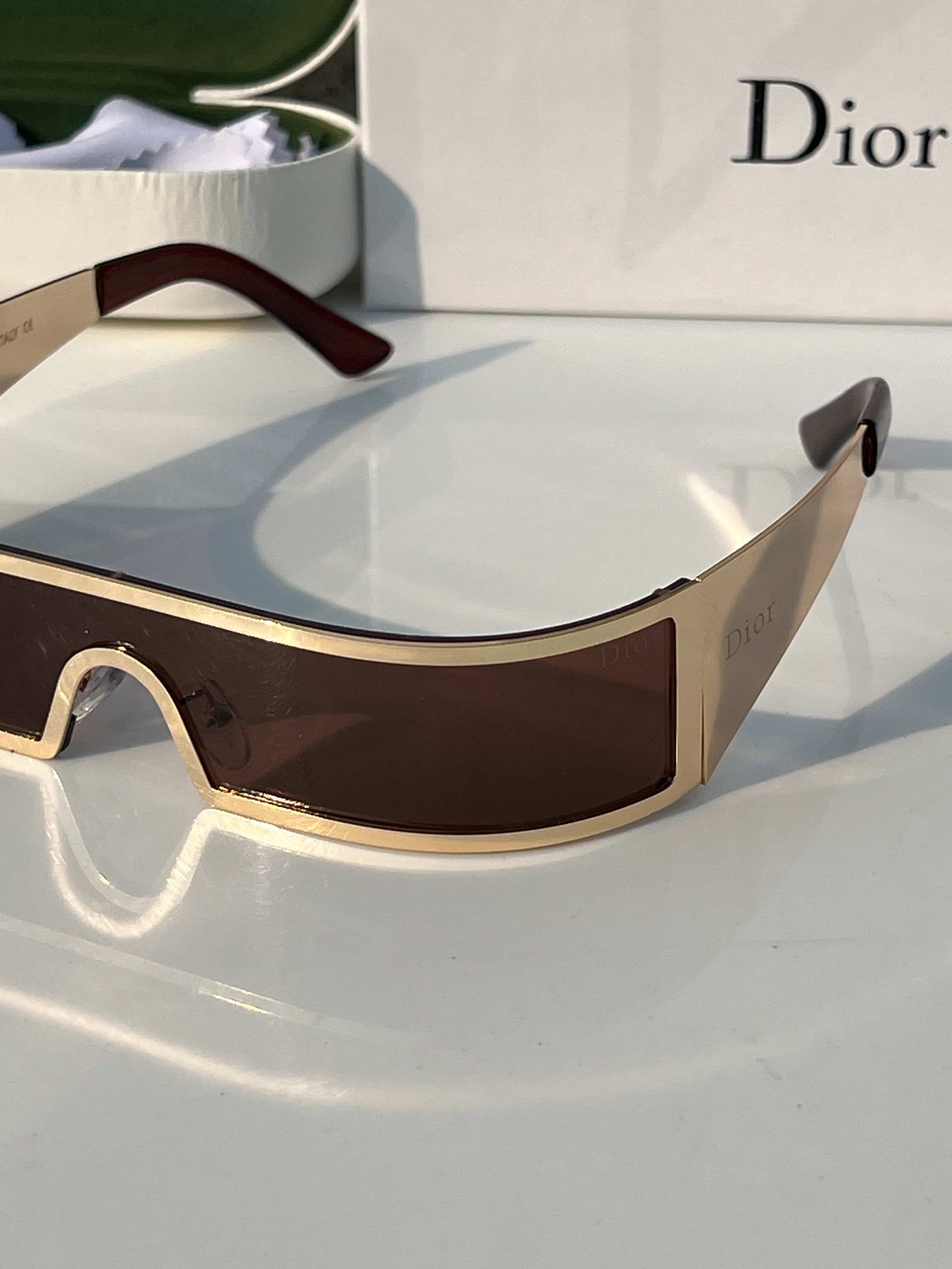DIOr_9094_gold_brown