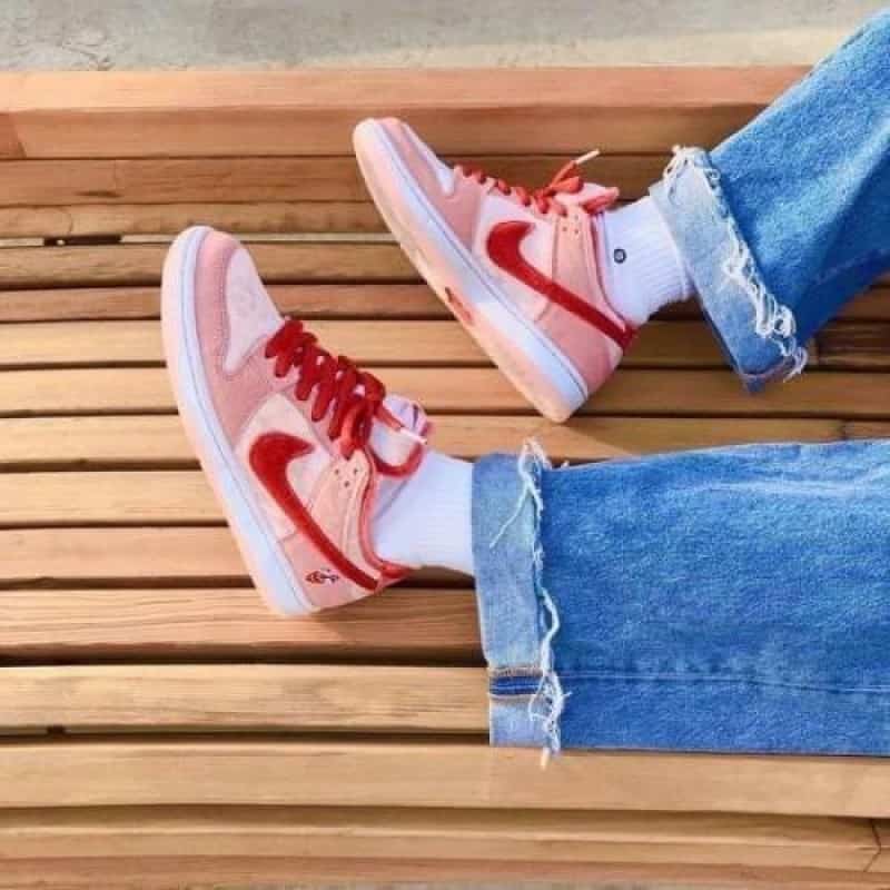 Nike SB Dunk Low STRANGELOVE (SEMI)