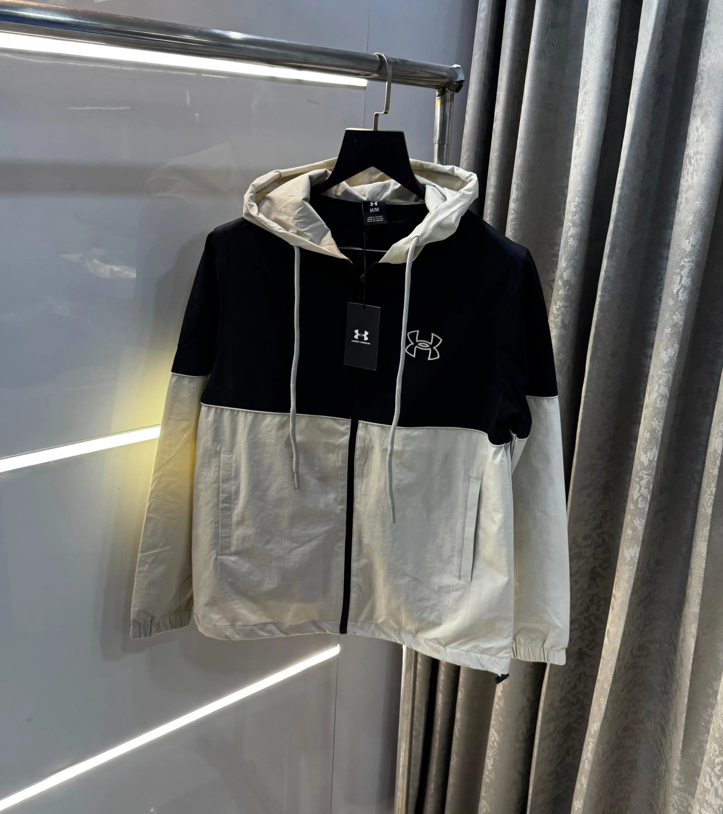 Unde r Armour Black cer...@m  lu...x...ury Biker Edition WindBreaker