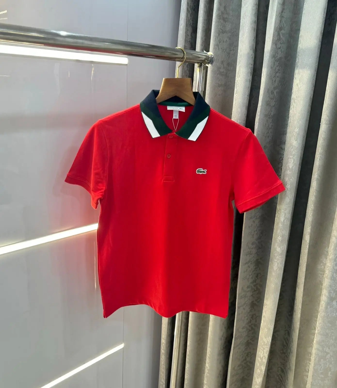 Lacost e Red Embroidery Logo Premium Polo T-Shirt