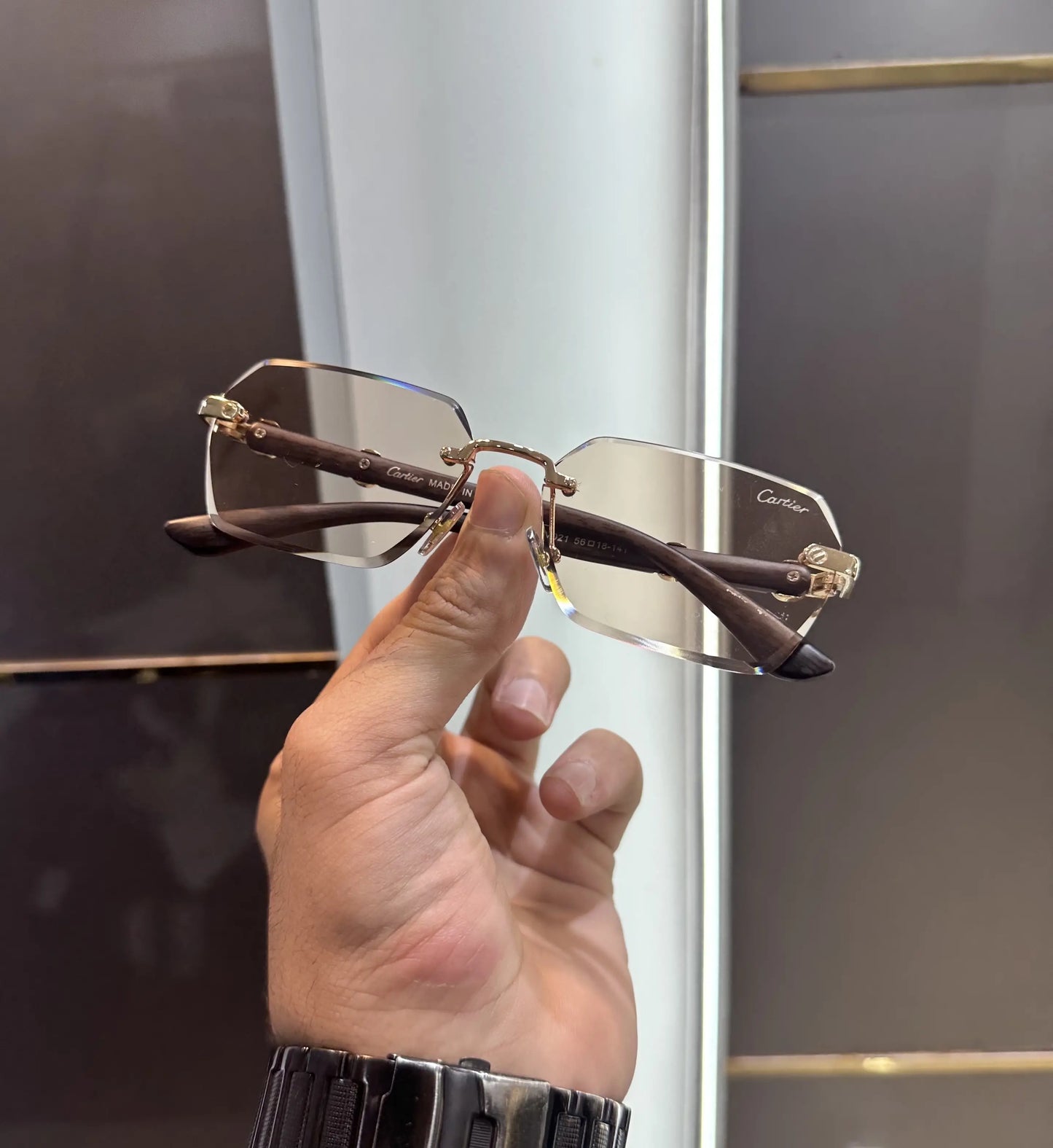 Cartie r Wooden Cream Premium Shade 021