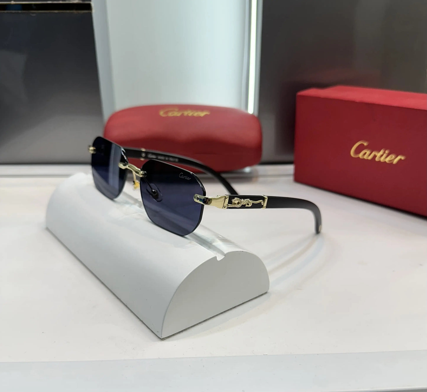 Cartie r Gold Black Premium Shades 010