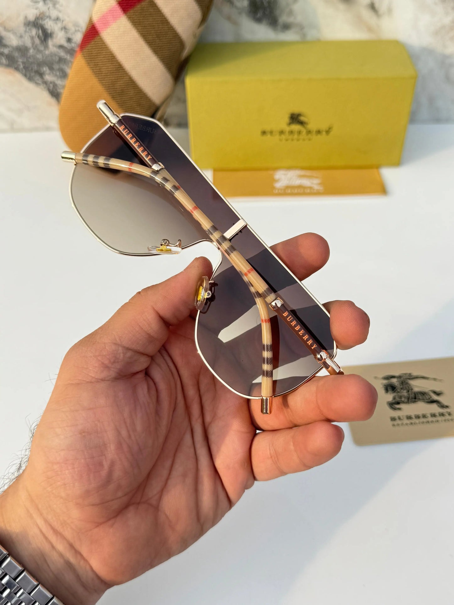 Burberry_23068_gold _brown