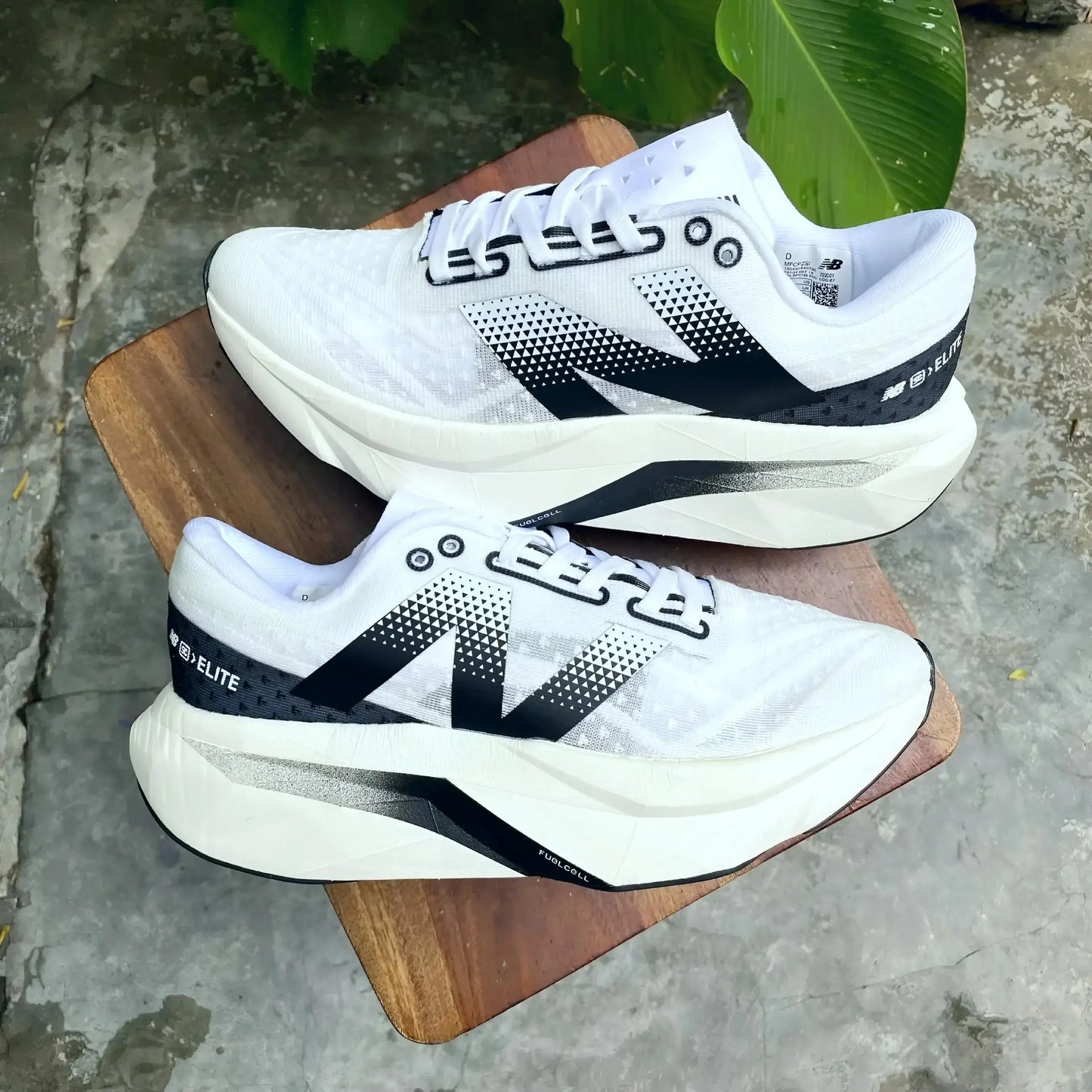 New Balance Supercomp Elite V4 White Black