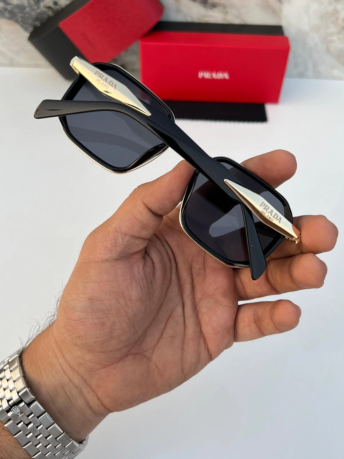Prada_792_gold_black