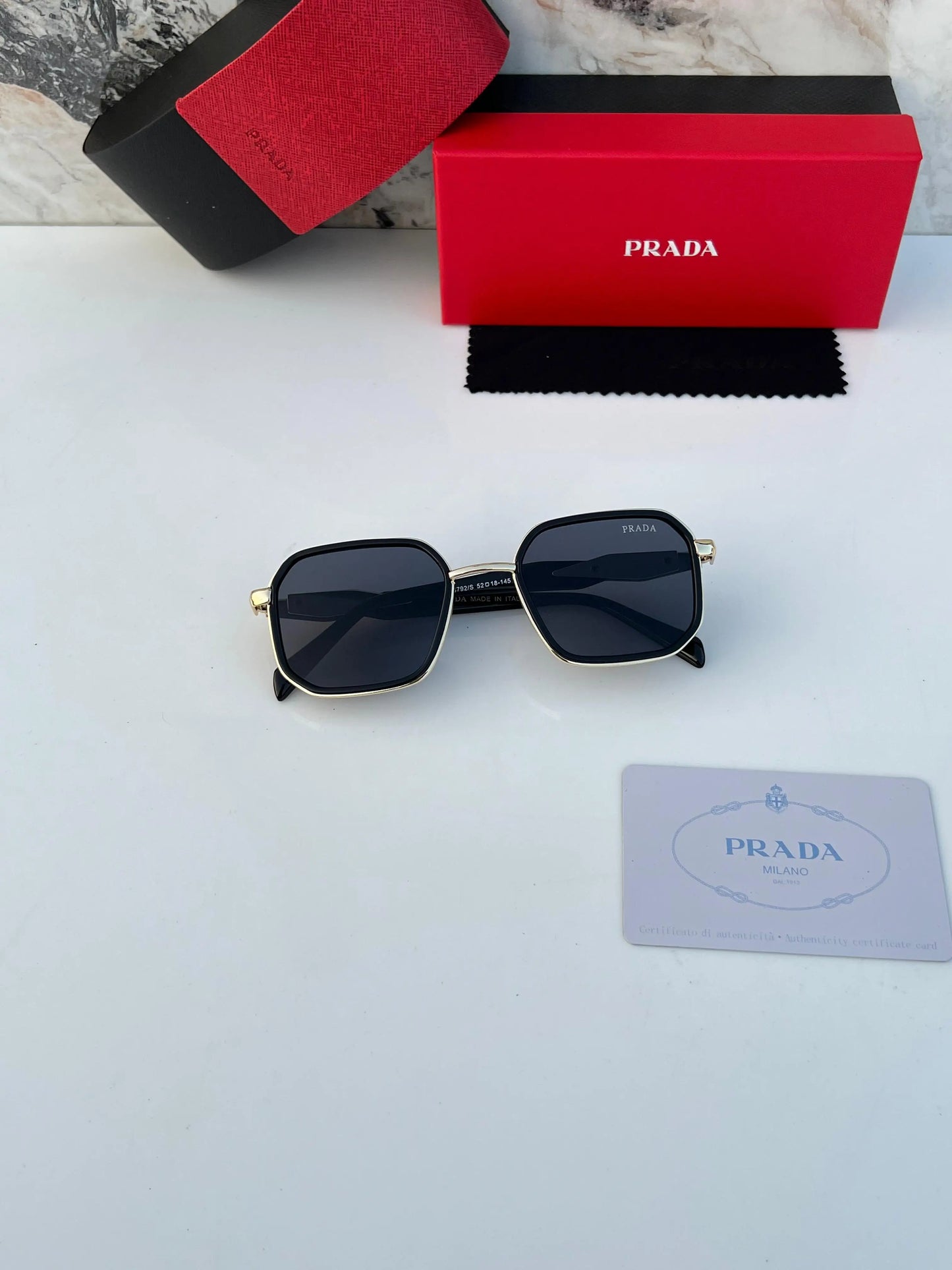 Prada_792_gold_black