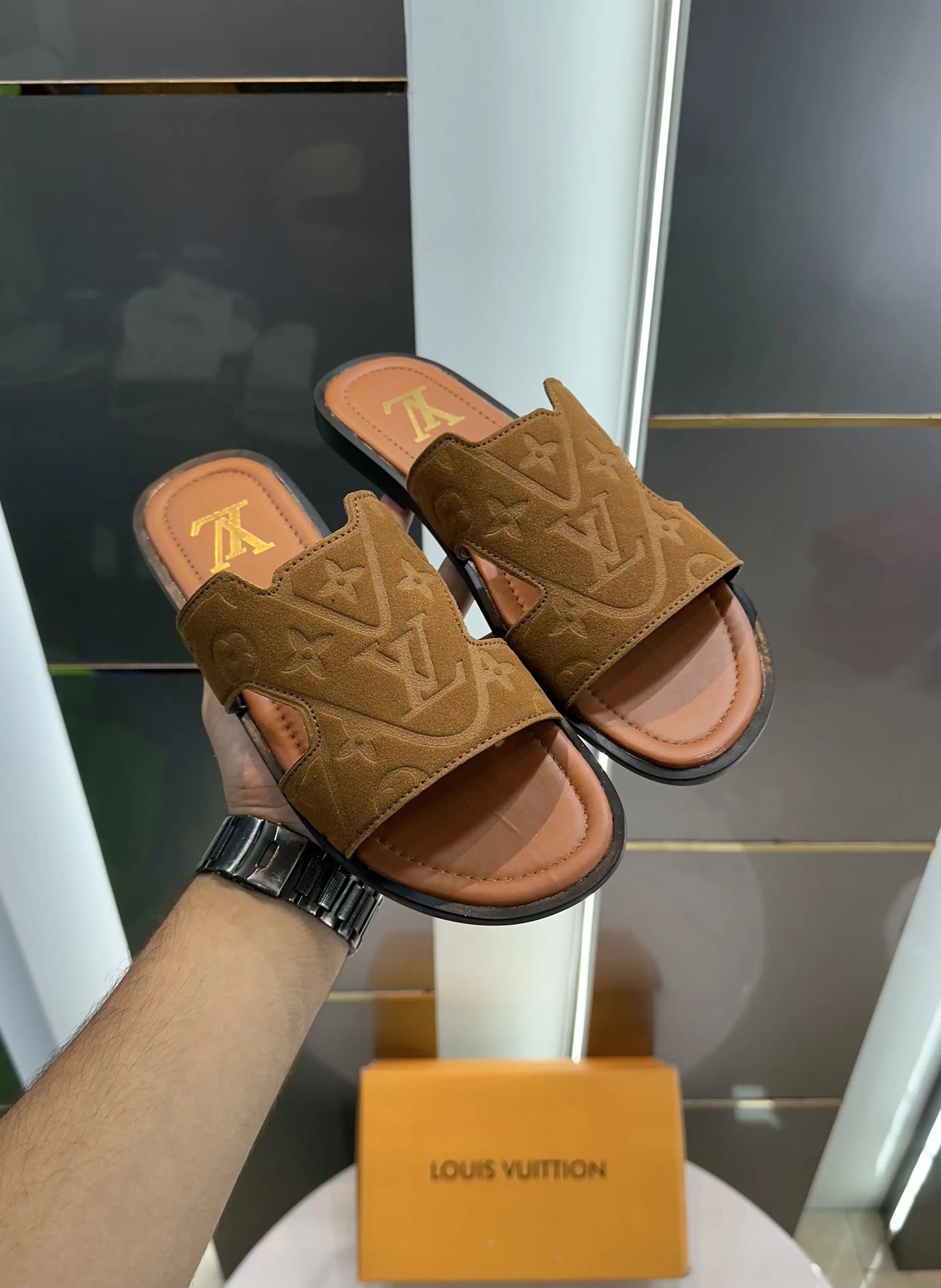 Louis_Vuitton_Tan Suede Leather Slide