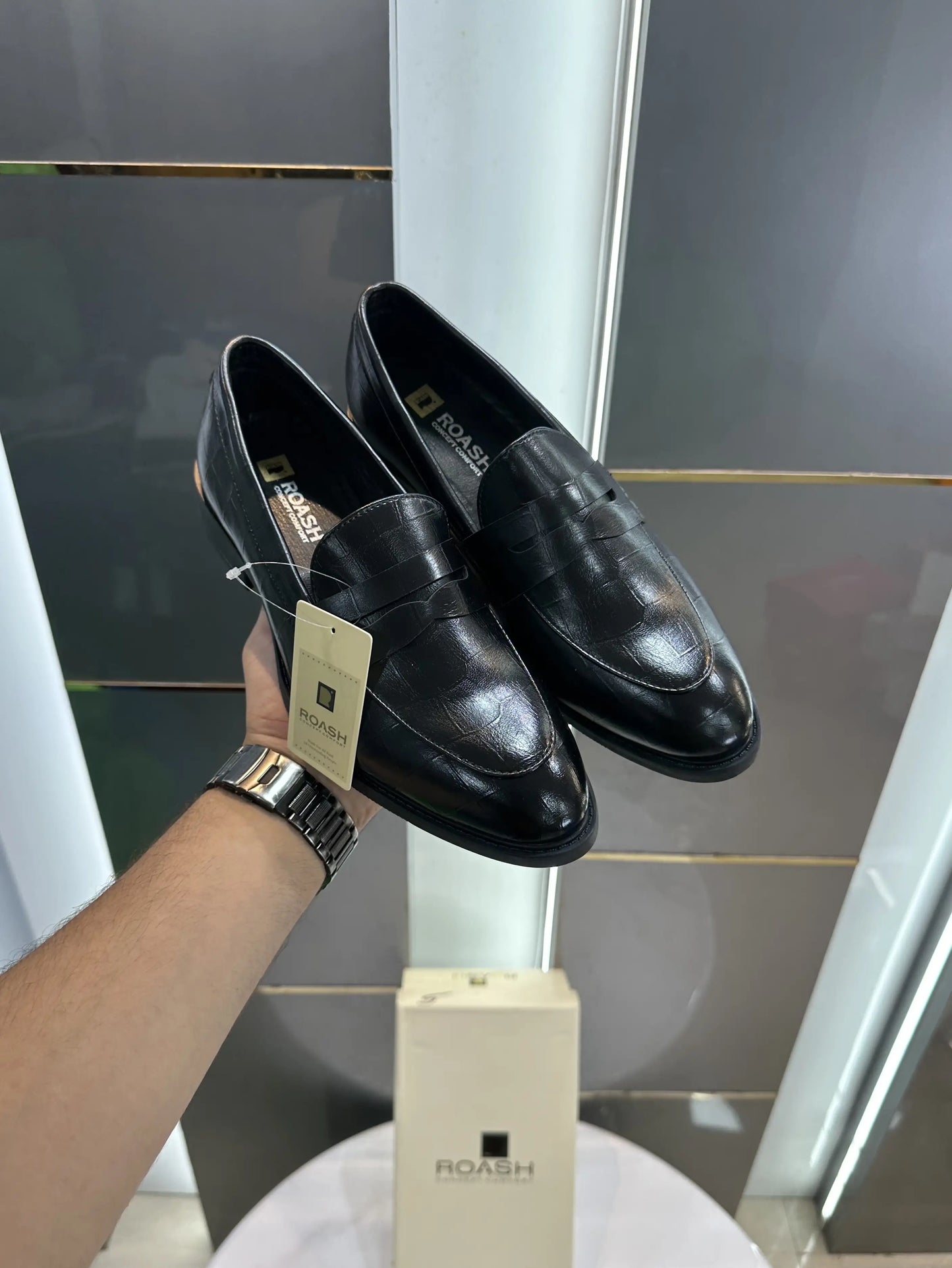 Roash_Concept Black Loafer