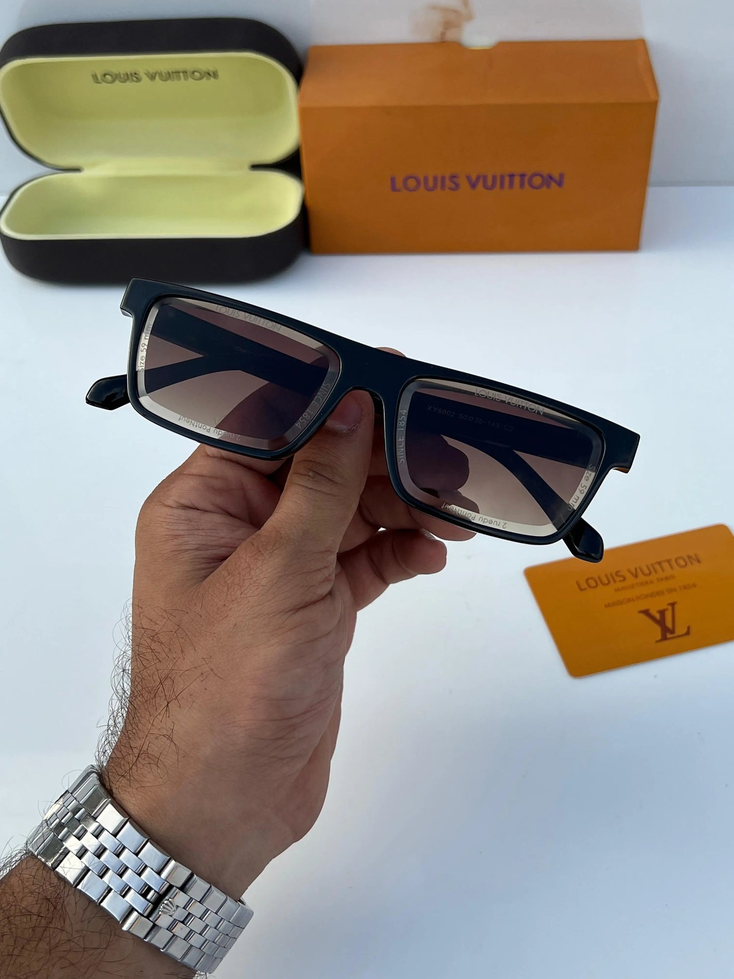 Louis_vuitton_6002_black_brown