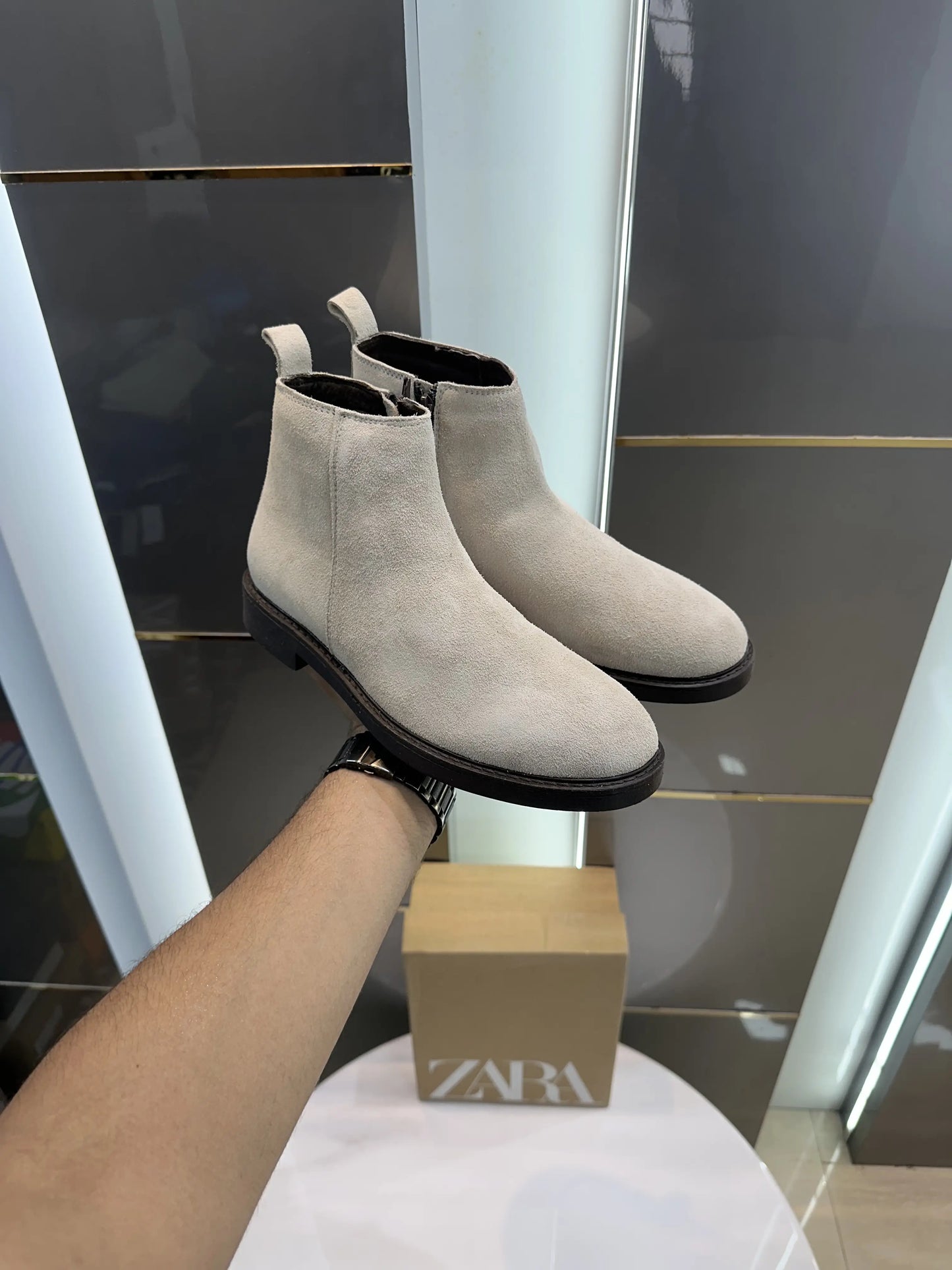 Zara_Beige Chelsea Round Toe Boots