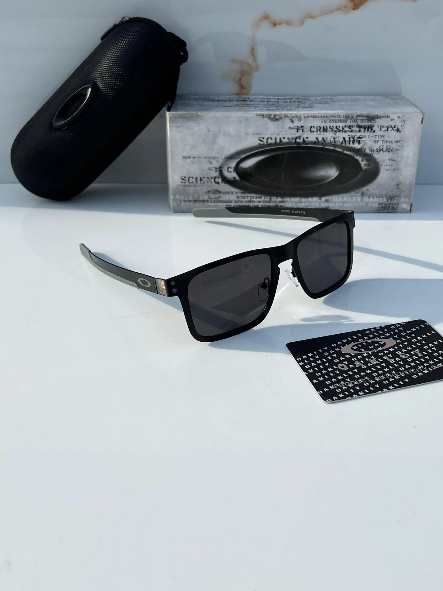 Oakley_1701_black