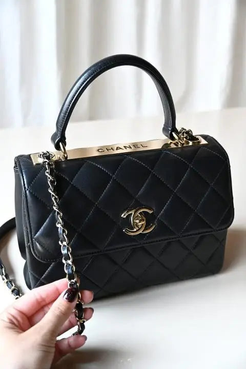 Chaneel Flap Bag with Top Handle Made of Quilted Lambskin (Made In ITALY) Top 1st Leather With BOX & Card