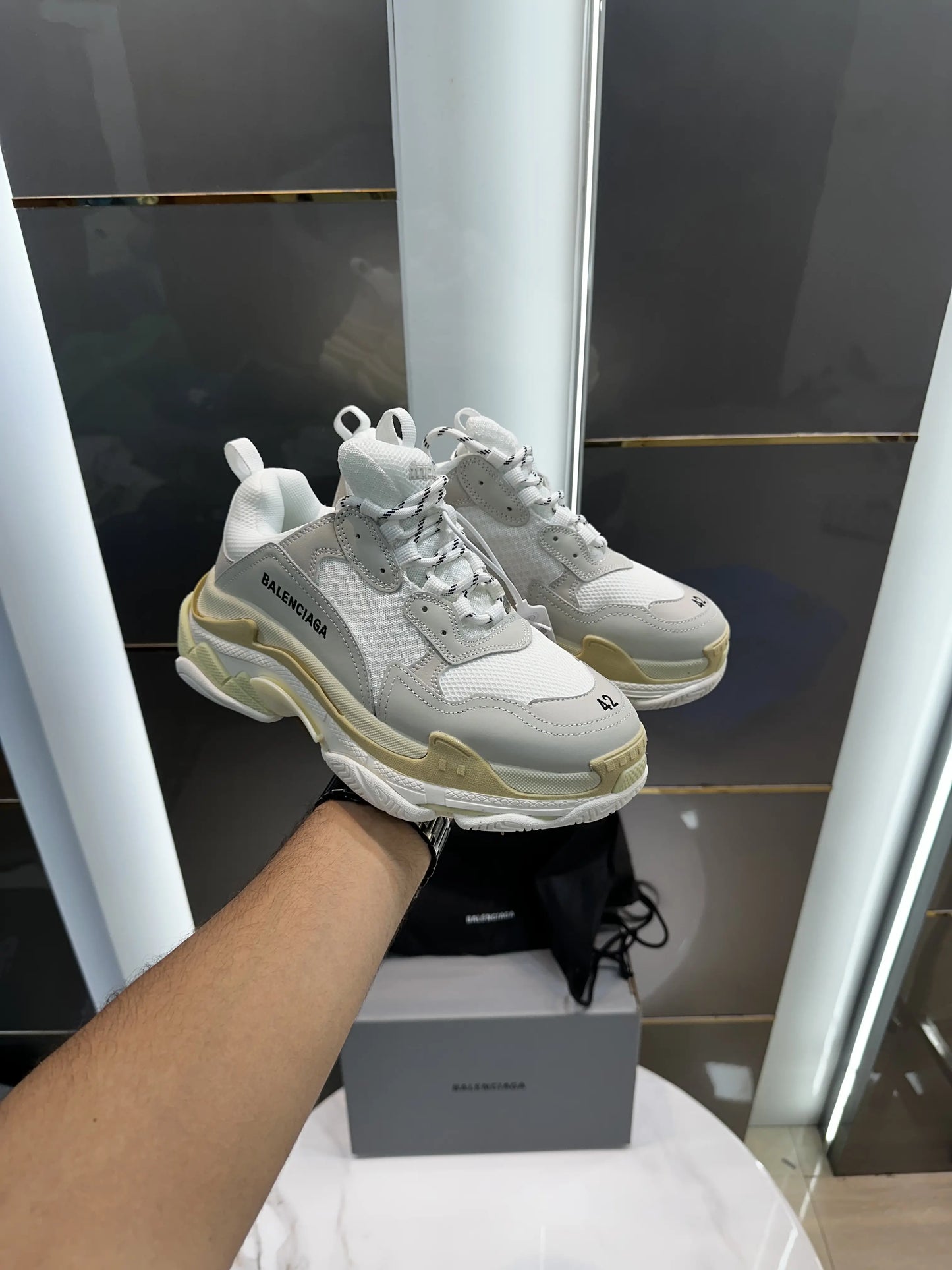 Balenciaga_Triple S Cream White Shoes