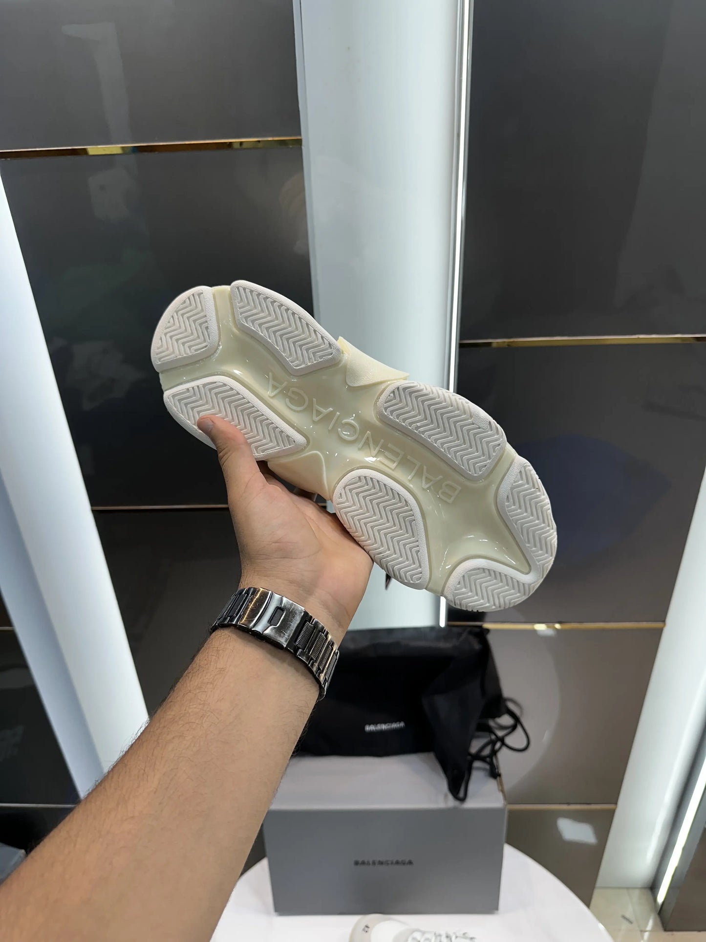 Balenciaga_Triple S Cream White Shoes