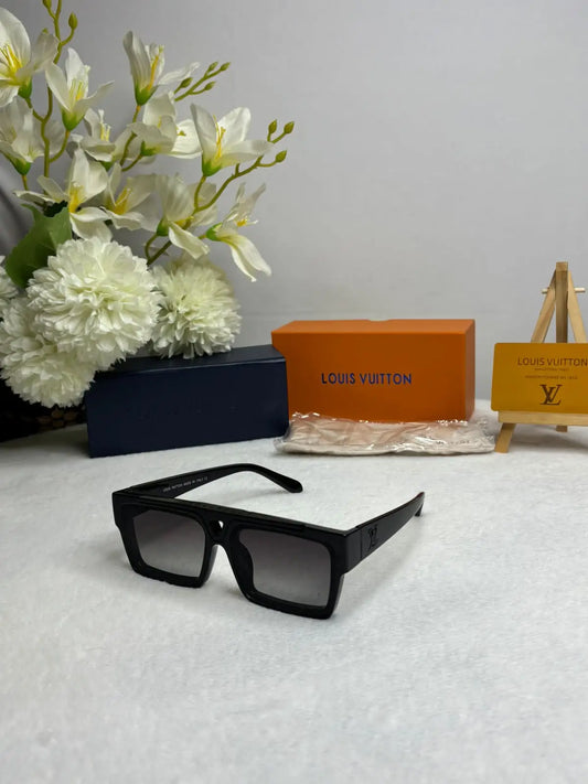 Louis Vuitton 1984 all black