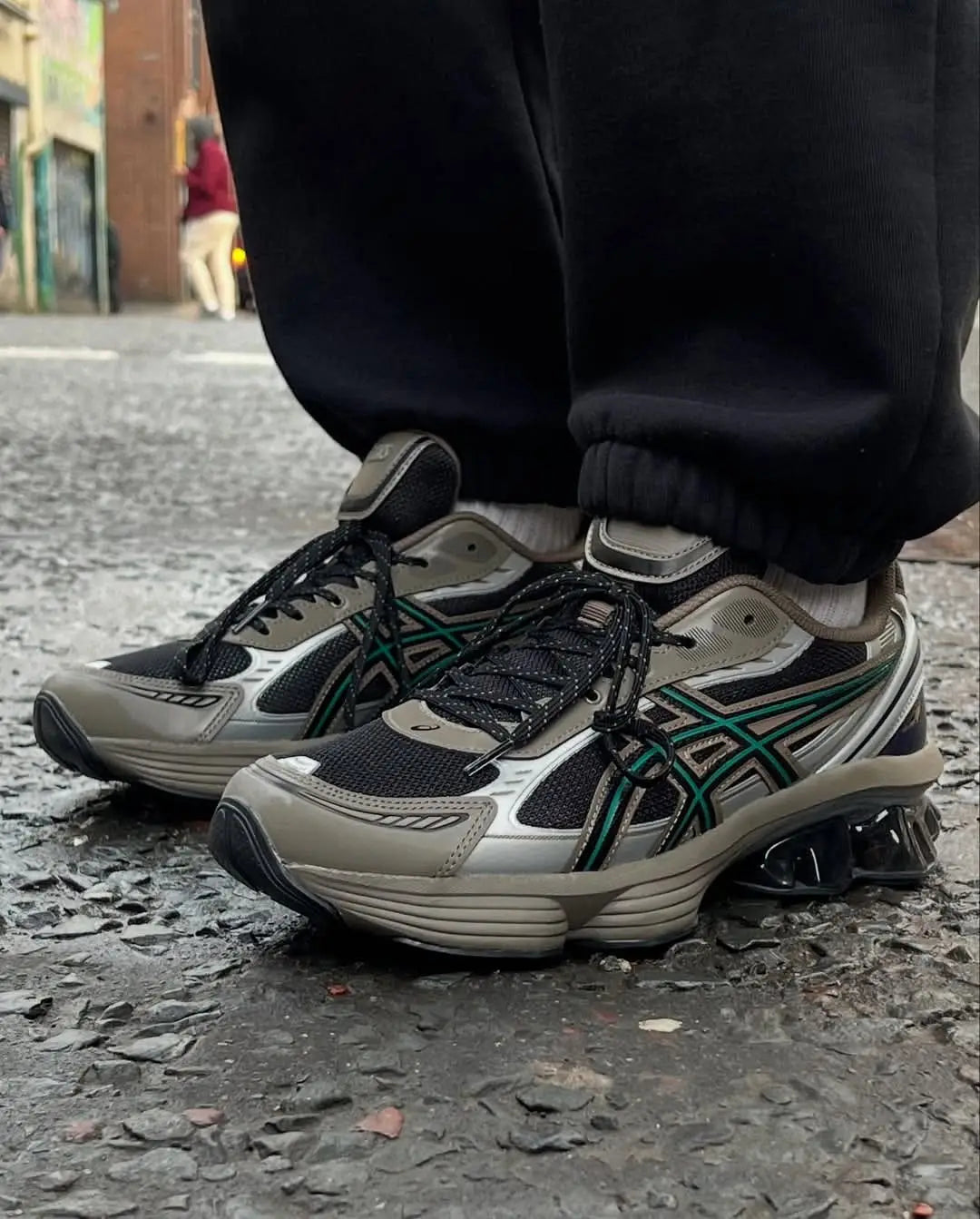 Asics_Gel Kinetic Fluent Black Dark Taupe Shoes