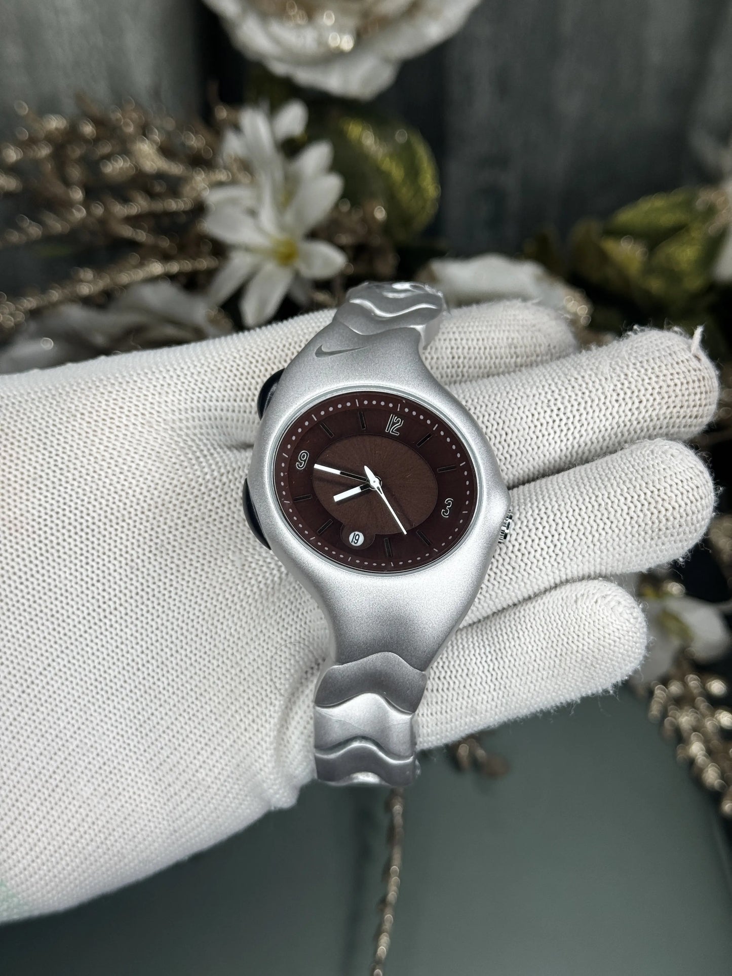 Nik e Silver Brown Premium Watch
