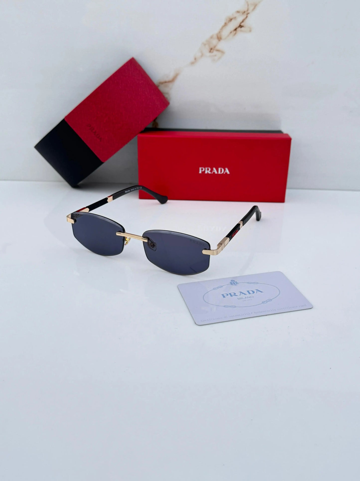 Prada_124_gold_black