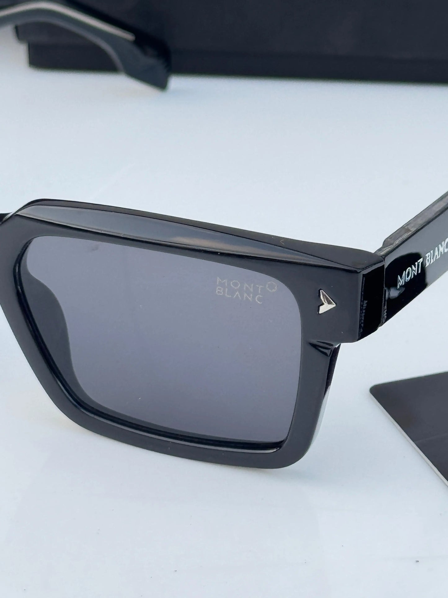 Mont_blanc_335_glossy_black