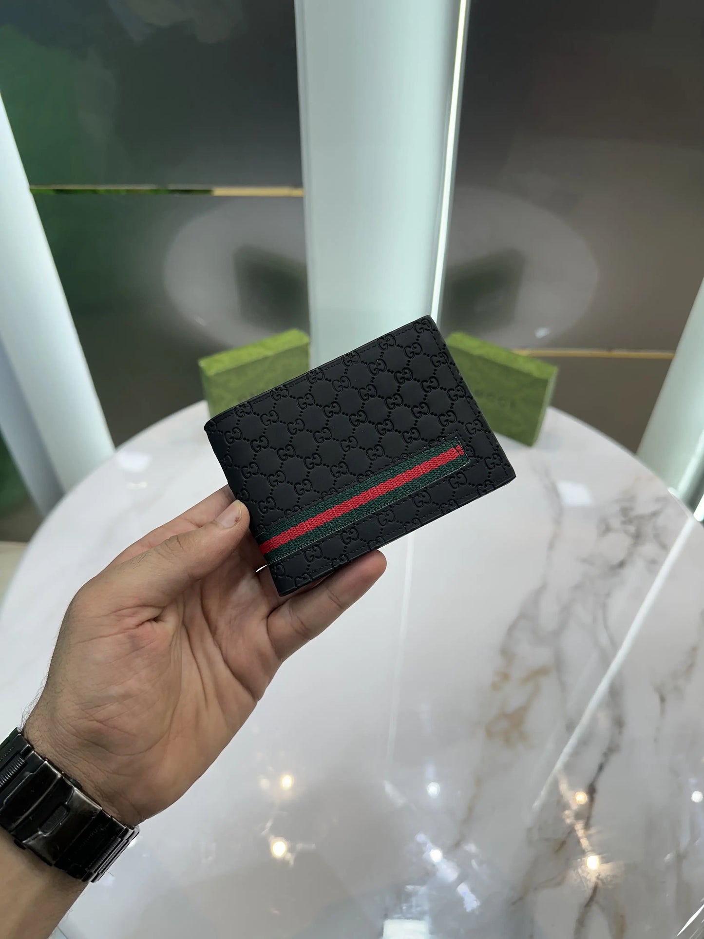 Gucc i Monogram Premium Wallet G122