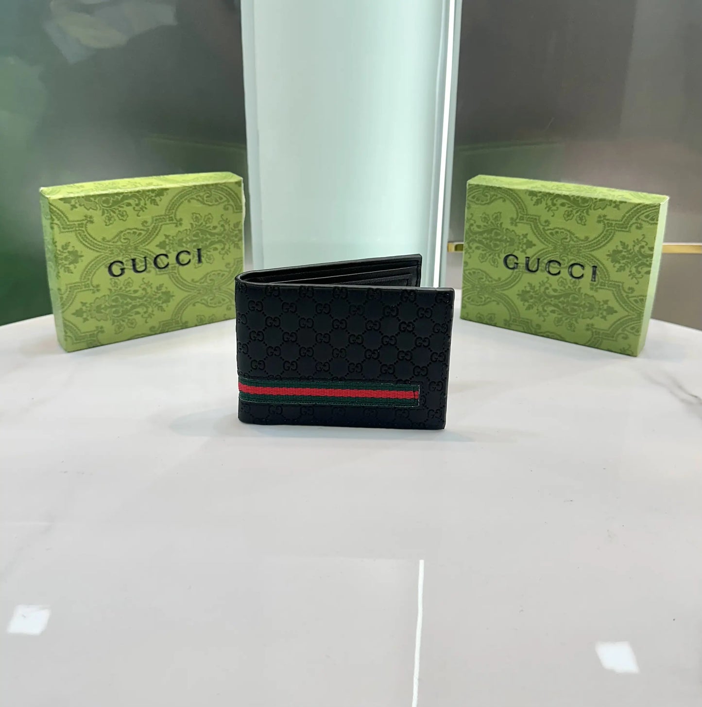 Gucc i Monogram Premium Wallet G122