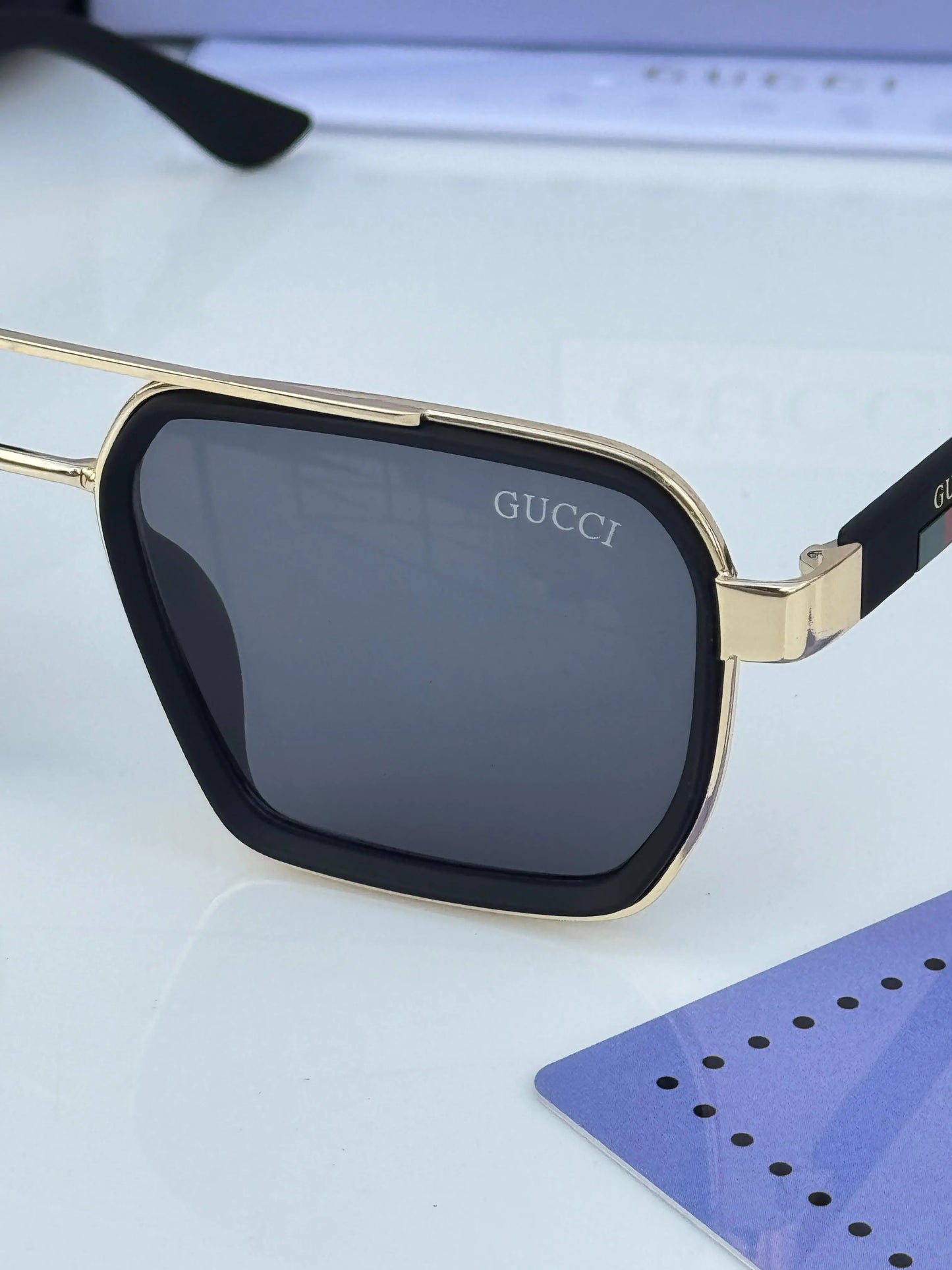 Gucci_963_gold_black