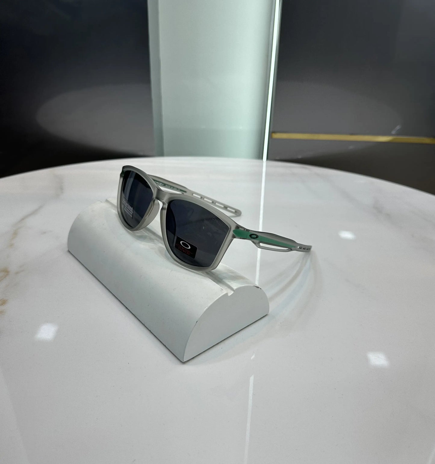 Oakle y Grey Black Premium Shades 3363