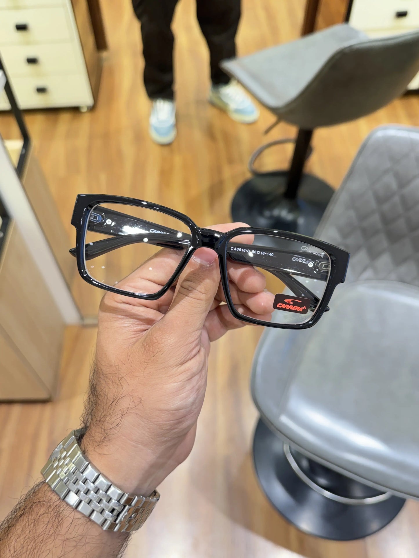Carrera_6615_black_plano