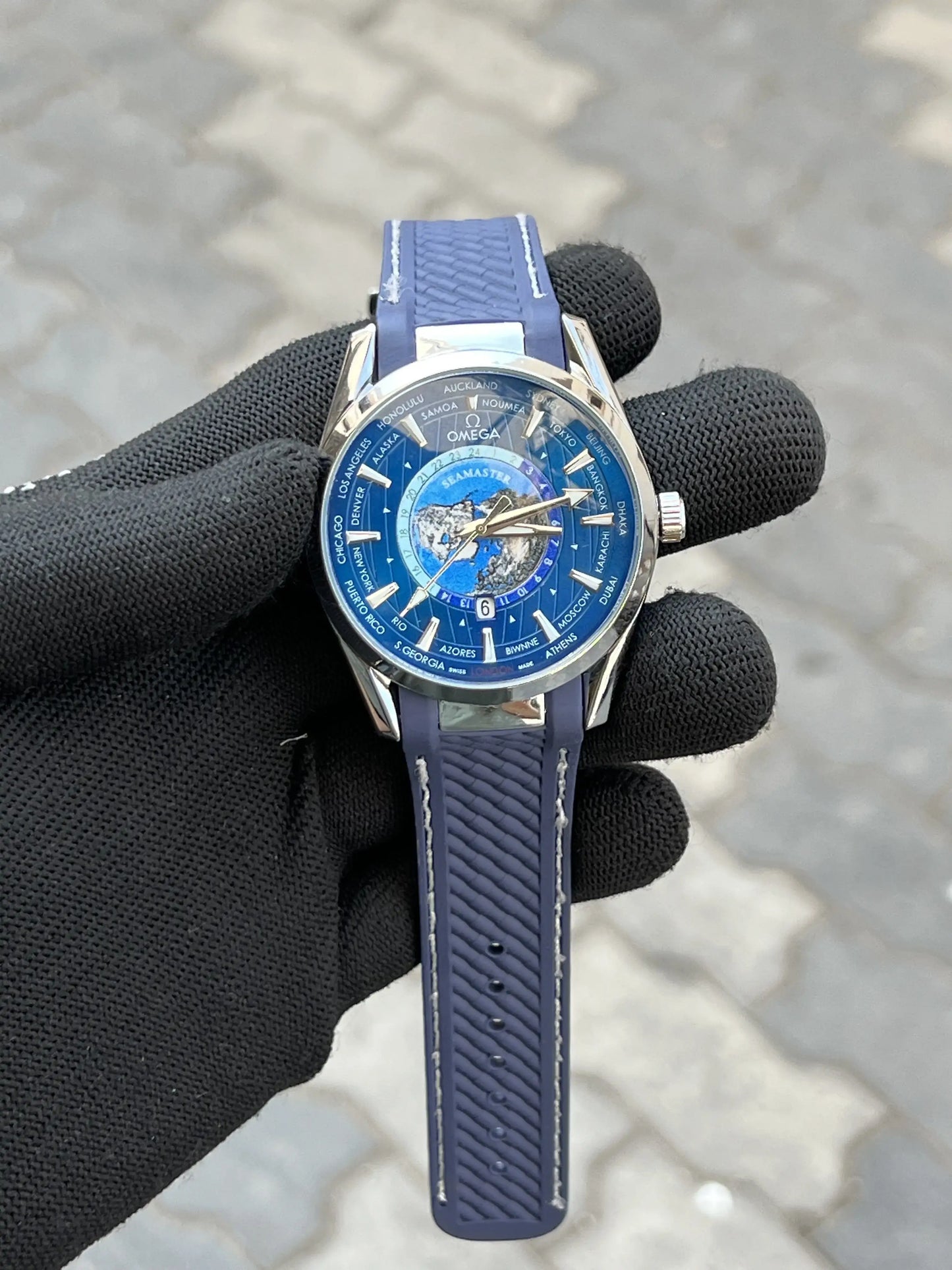 Omega Sea Master World Map Blue Back Open Quartz