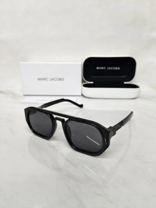 MARC JACOBS ALL BLACK