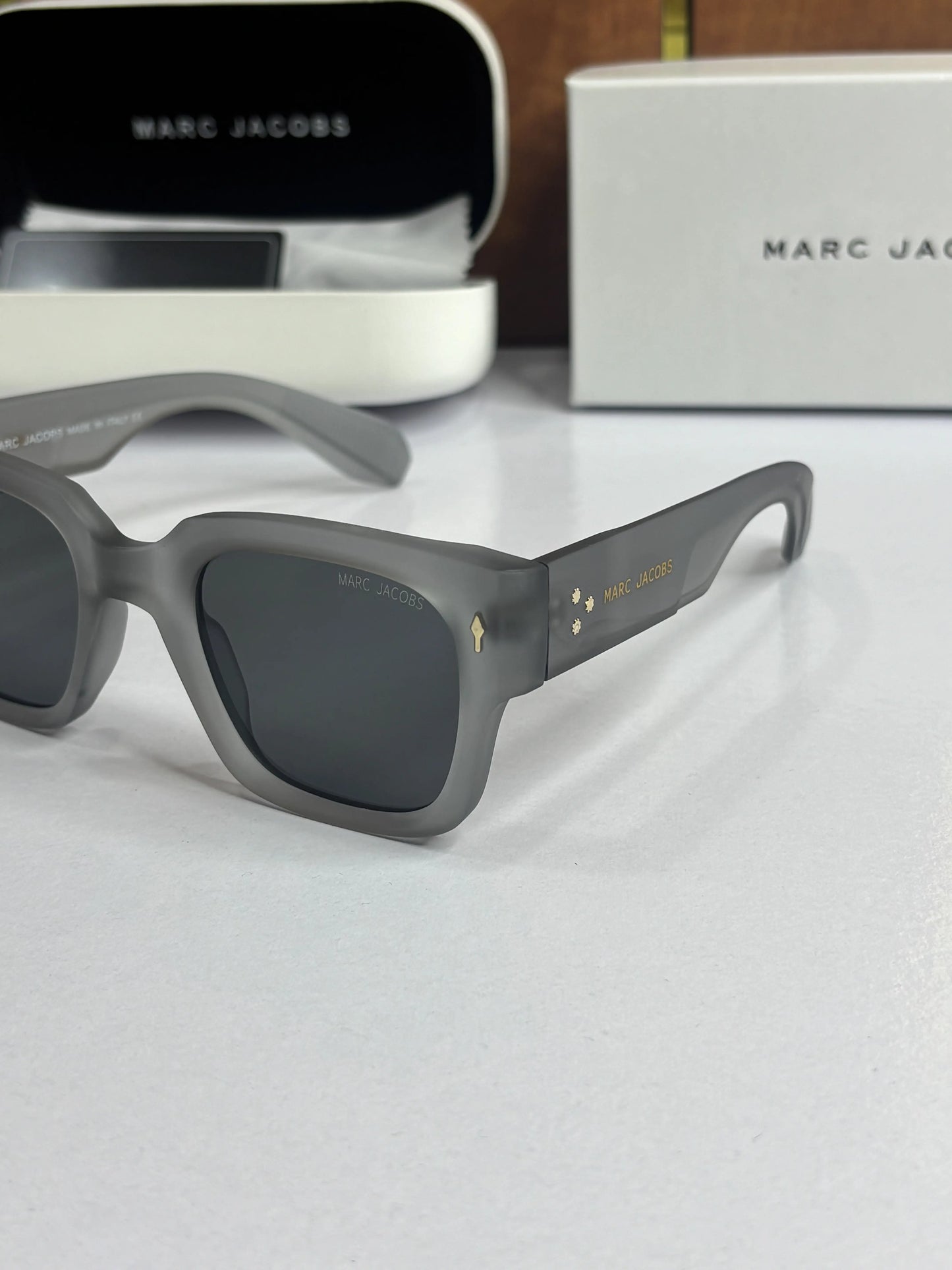 Marc Jacob 11-26 Grey