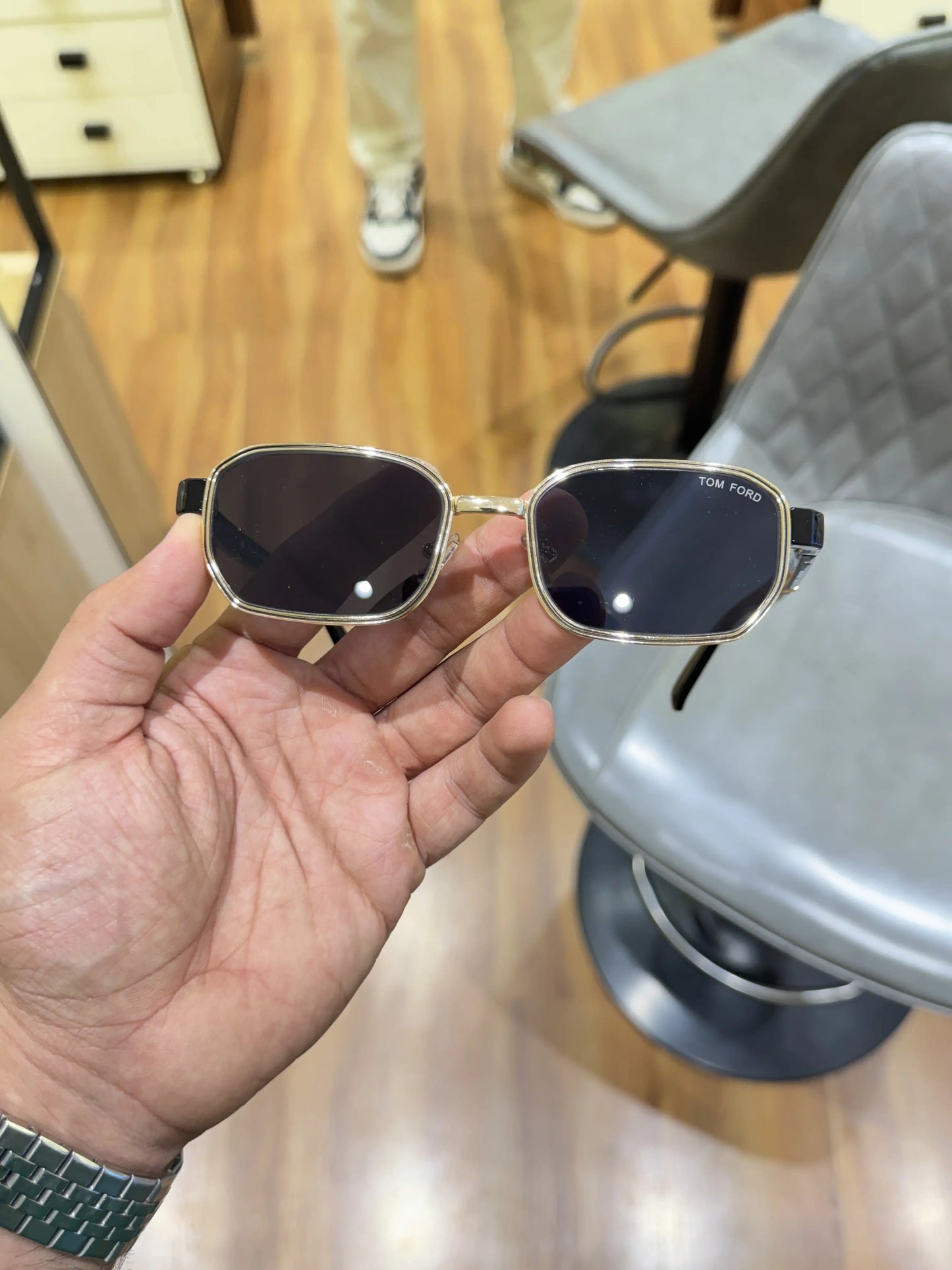 Tomford_9817_gold_black
