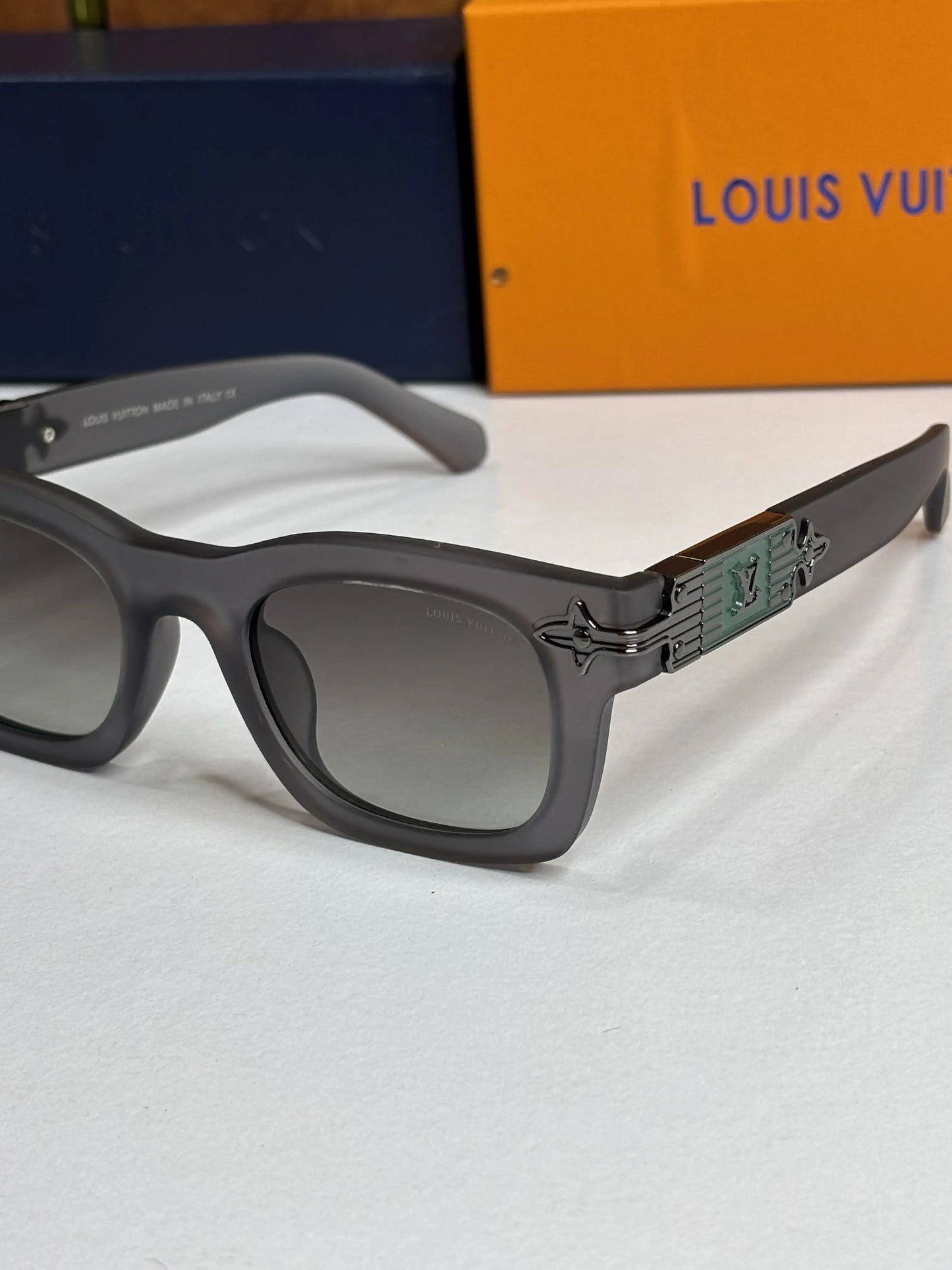 Louis Vuitton 1126 Grey