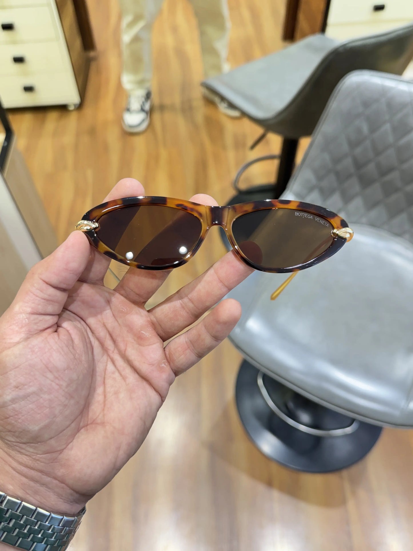 bottega_veneta_9151_gold_tiger_brown