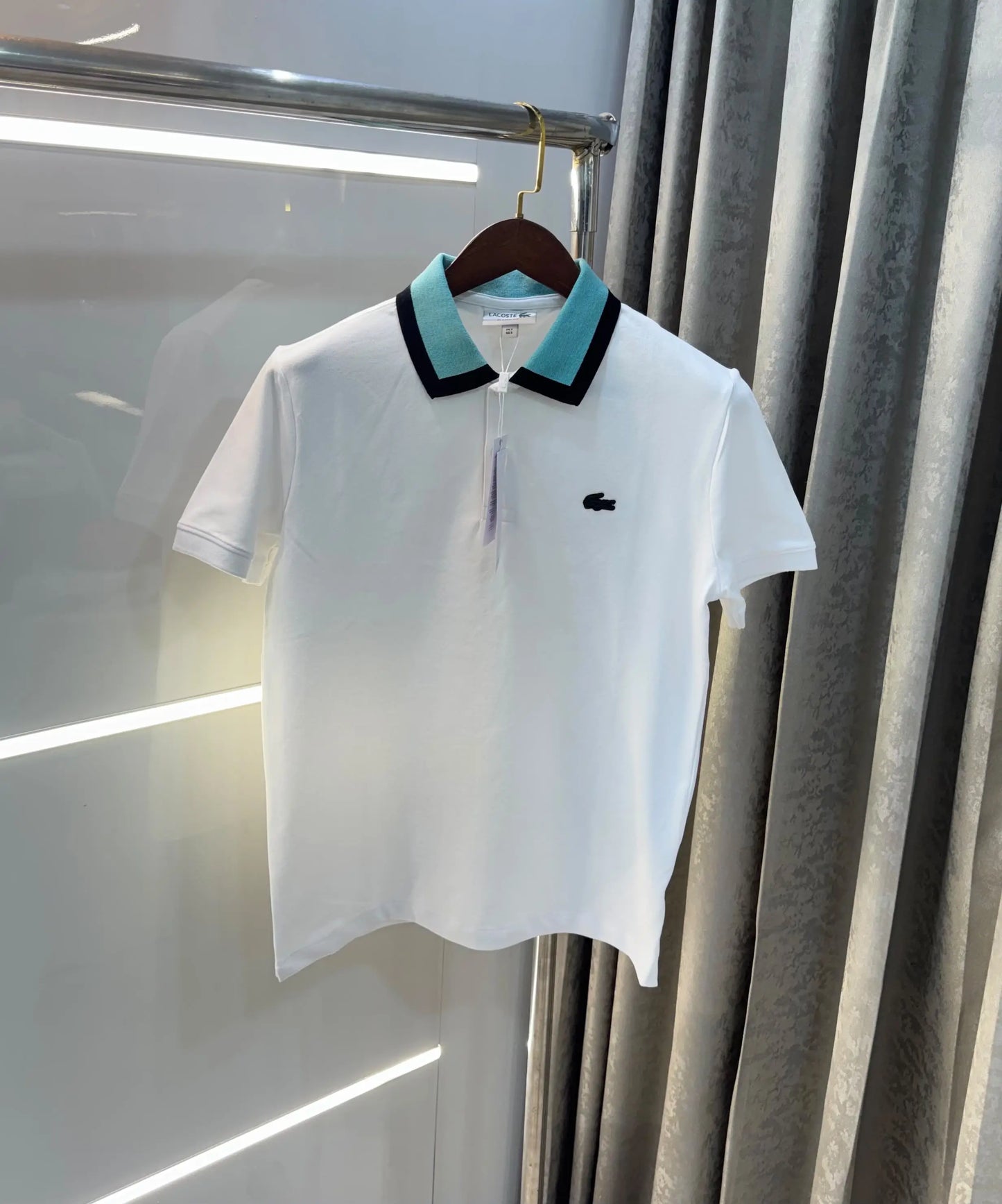 Lacost e White Embroidery Logo Premium Polo T-Shirt