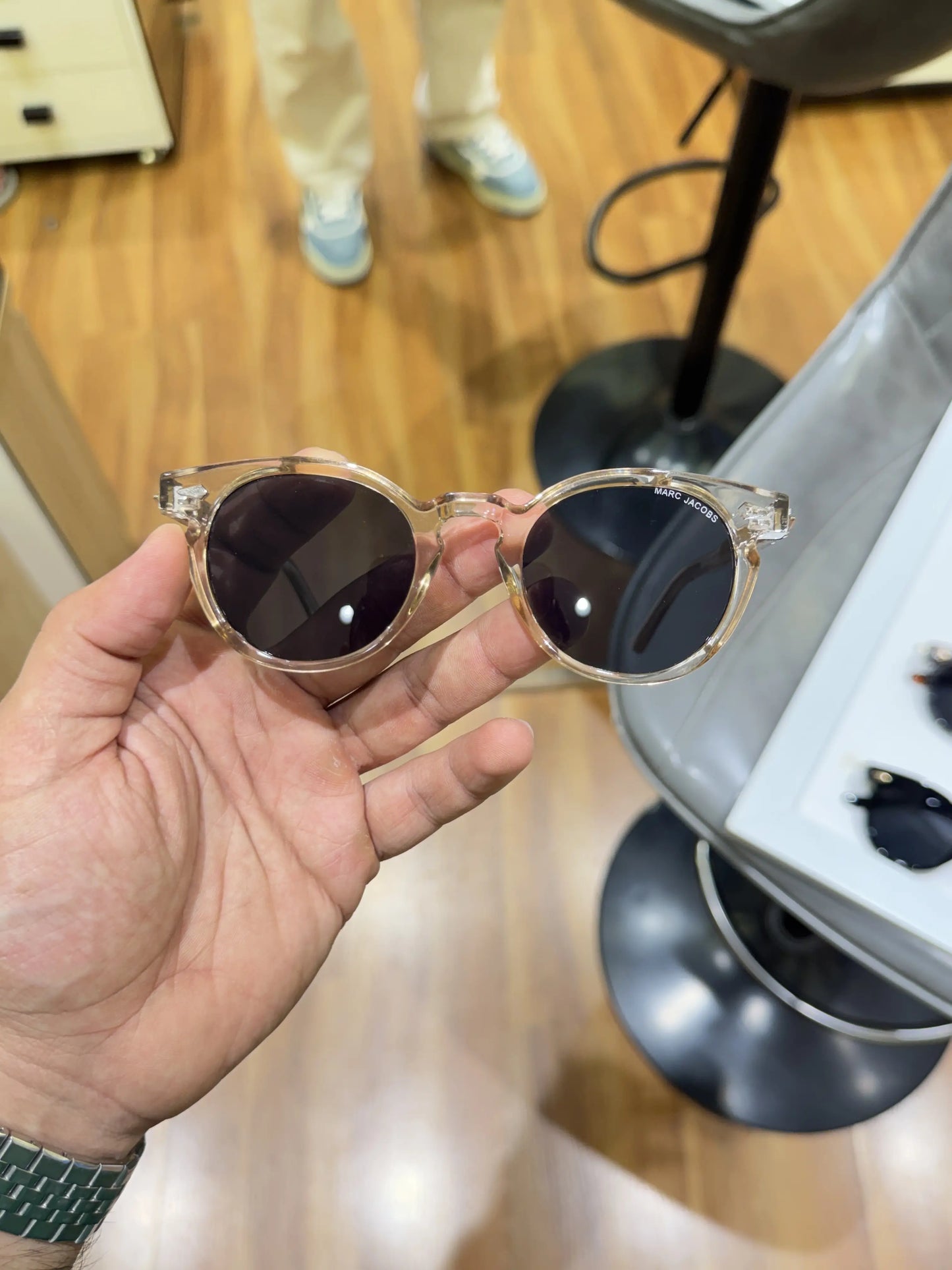 Marc_jacobs_1161_peach_black