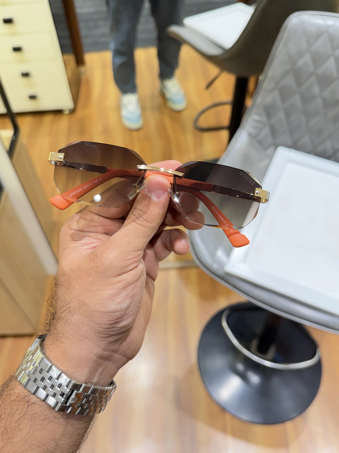 Gucci_2312_gold_brown